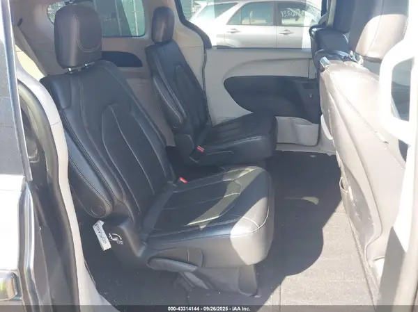 2C4RC1EG5HR768584 2017 CHRYSLER PACIFICA - Image 8