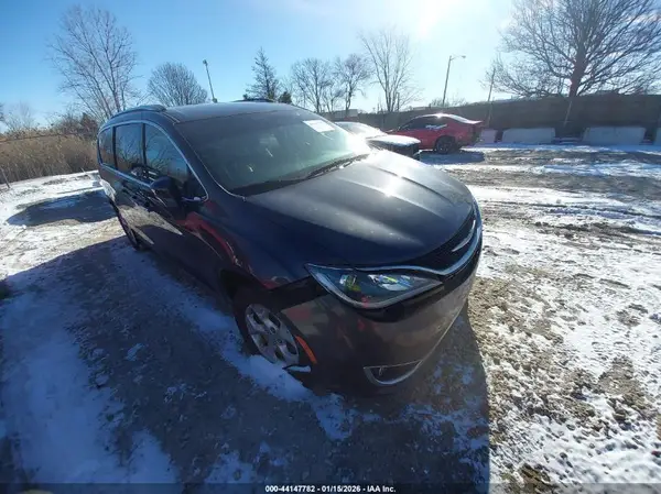 2C4RC1EG5HR777771 2017 CHRYSLER PACIFICA - Image 1