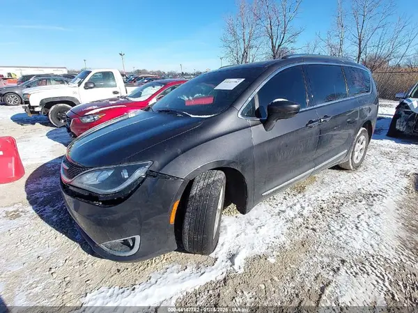 2C4RC1EG5HR777771 2017 CHRYSLER PACIFICA - Image 2