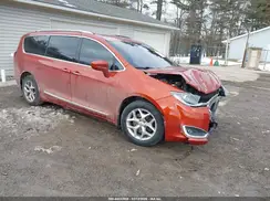 2C4RC1EG5HR778239 2017 CHRYSLER PACIFICA