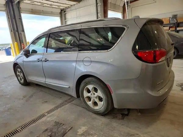 2C4RC1EG5HR782226 2017 CHRYSLER PACIFICA - Image 2