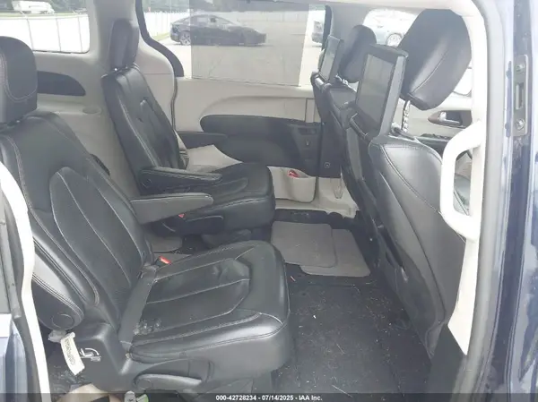2C4RC1EG5HR811353 2017 CHRYSLER PACIFICA - Image 8