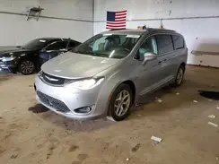 2C4RC1EG5HR832445 2017 CHRYSLER PACIFICA