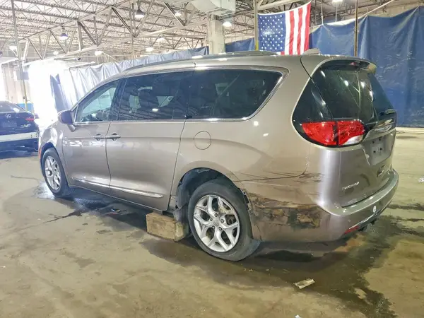 2C4RC1EG5HR832946 2017 CHRYSLER PACIFICA - Image 2