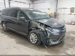 2C4RC1EG5JR107787 2018 CHRYSLER PACIFICA
