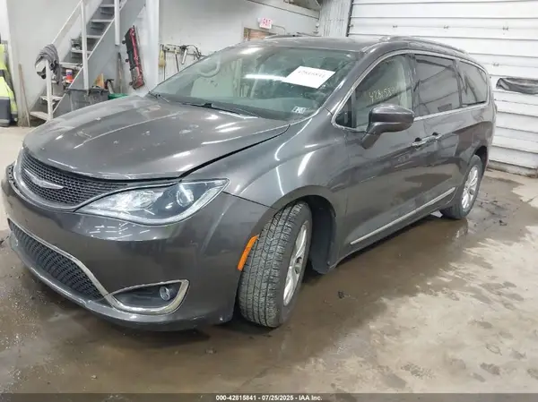2C4RC1EG5JR107787 2018 CHRYSLER PACIFICA - Image 2