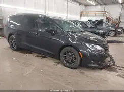 2C4RC1EG5JR197569 2018 CHRYSLER PACIFICA