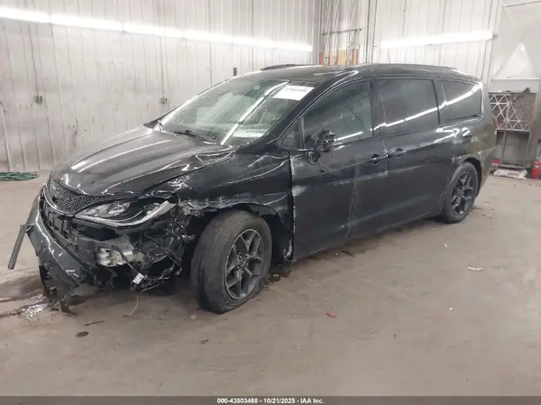 2C4RC1EG5JR197569 2018 CHRYSLER PACIFICA - Image 2