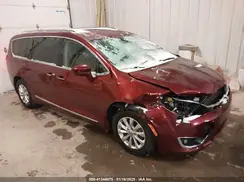 2C4RC1EG5JR227511 2018 CHRYSLER PACIFICA