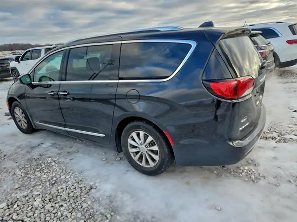 2C4RC1EG5JR228495 2018 CHRYSLER PACIFICA - Image 2
