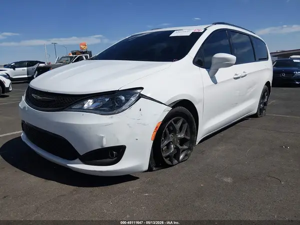 2C4RC1EG5JR234975 2018 CHRYSLER PACIFICA - Image 2