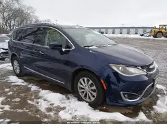 2C4RC1EG5JR260475 2018 CHRYSLER PACIFICA