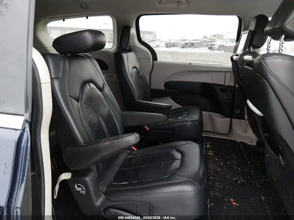 2C4RC1EG5JR260475 2018 CHRYSLER PACIFICA - Image 8