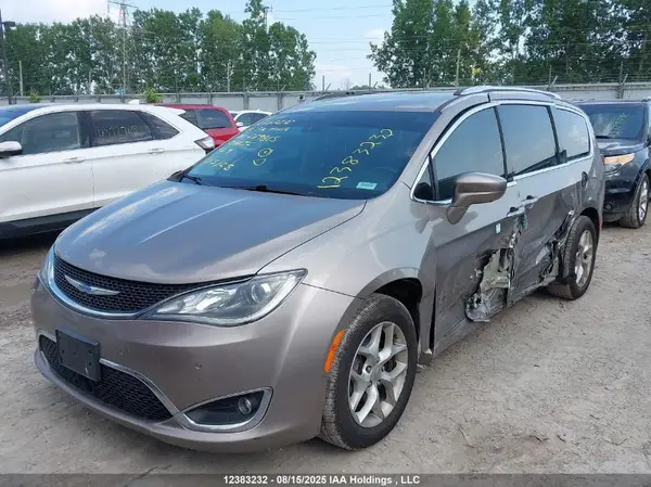2C4RC1EG5JR289815 2018 CHRYSLER PACIFICA - Image 2