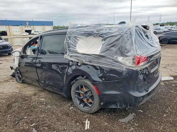 2C4RC1EG5JR291788 2018 CHRYSLER PACIFICA - Image 2