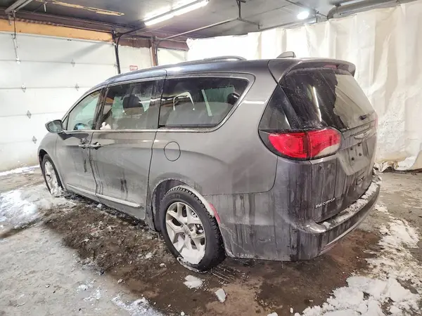 2C4RC1EG5JR292858 2018 CHRYSLER PACIFICA - Image 2