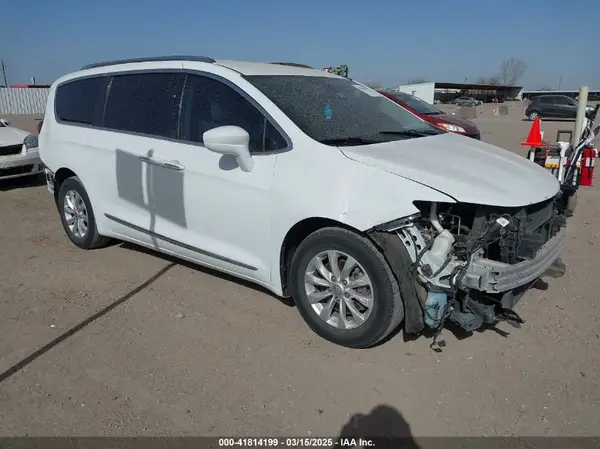 2C4RC1EG5JR293931 2018 CHRYSLER PACIFICA - Image 1