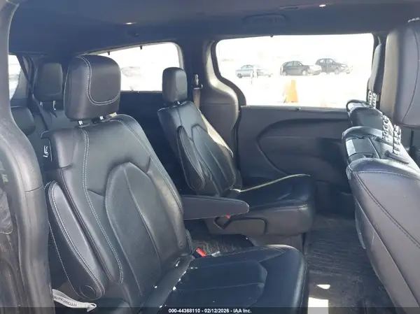 2C4RC1EG5JR305642 2018 CHRYSLER PACIFICA - Image 8