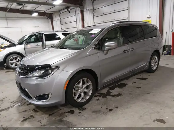 2C4RC1EG5JR318326 2018 CHRYSLER PACIFICA - Image 2