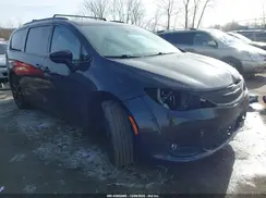2C4RC1EG5JR338138 2018 CHRYSLER PACIFICA