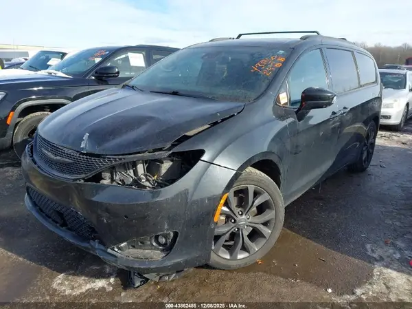 2C4RC1EG5JR338138 2018 CHRYSLER PACIFICA - Image 2