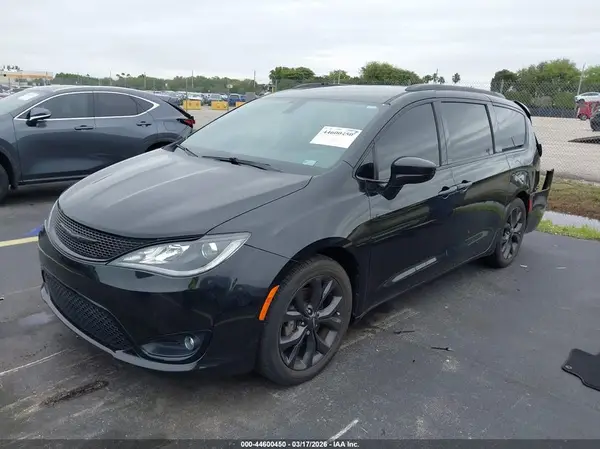 2C4RC1EG5JR338592 2018 CHRYSLER PACIFICA - Image 2