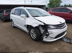 2C4RC1EG5KR527471 2019 CHRYSLER PACIFICA