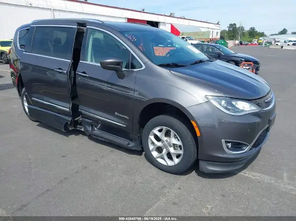 2C4RC1EG5KR598024 2019 CHRYSLER PACIFICA - Image 1