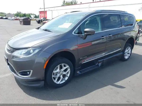 2C4RC1EG5KR598024 2019 CHRYSLER PACIFICA - Image 2