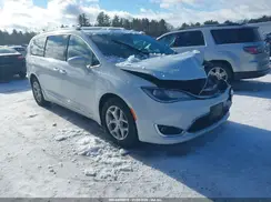 2C4RC1EG5KR635847 2019 CHRYSLER PACIFICA