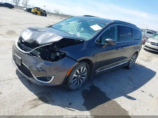 2C4RC1EG5LR127668 2020 CHRYSLER PACIFICA - Image 2