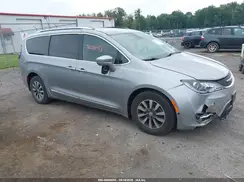 2C4RC1EG5LR132823 2020 CHRYSLER PACIFICA