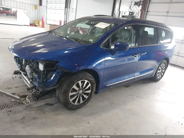 2C4RC1EG5LR240018 2020 CHRYSLER PACIFICA - Image 2