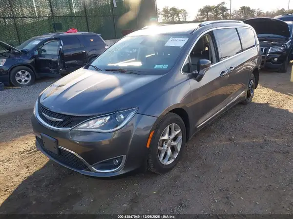 2C4RC1EG6HR518108 2017 CHRYSLER PACIFICA - Image 2