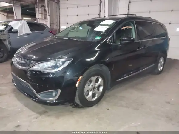 2C4RC1EG6HR519291 2017 CHRYSLER PACIFICA - Image 2