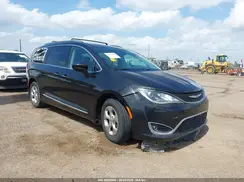 2C4RC1EG6HR520814 2017 CHRYSLER PACIFICA