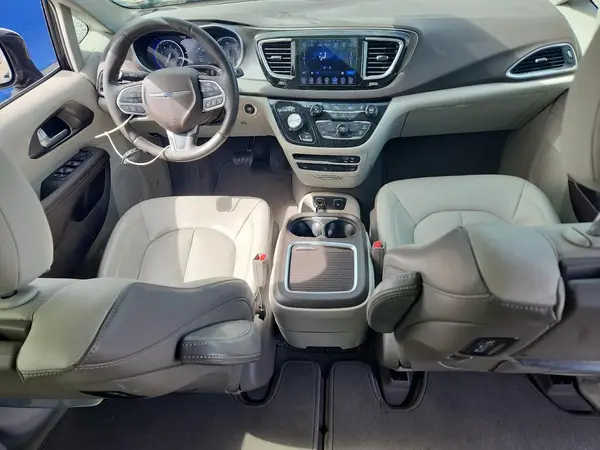 2C4RC1EG6HR525561 2017 CHRYSLER PACIFICA - Image 8