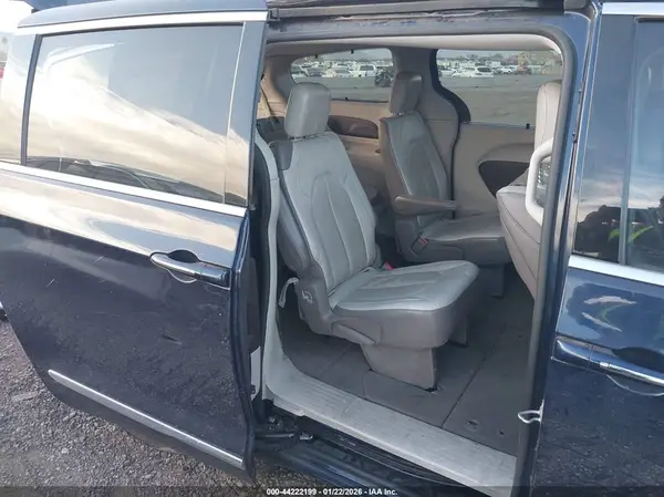 2C4RC1EG6HR531439 2017 CHRYSLER PACIFICA - Image 8