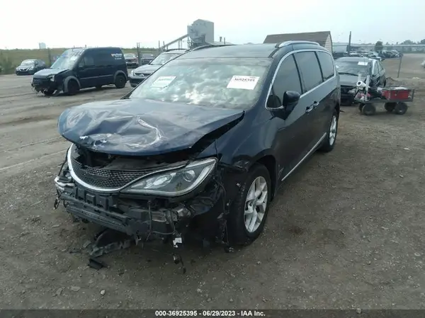 2C4RC1EG6HR542974 2017 CHRYSLER PACIFICA - Image 2