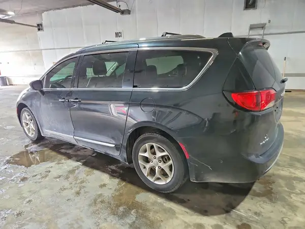 2C4RC1EG6HR551058 2017 CHRYSLER PACIFICA - Image 2