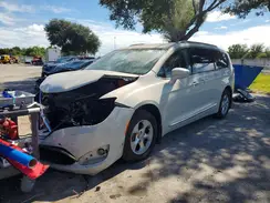 2C4RC1EG6HR560102 2017 CHRYSLER PACIFICA
