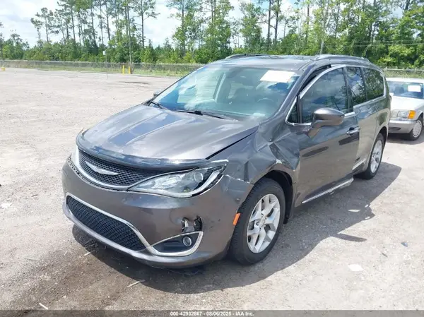 2C4RC1EG6HR577367 2017 CHRYSLER PACIFICA - Image 2