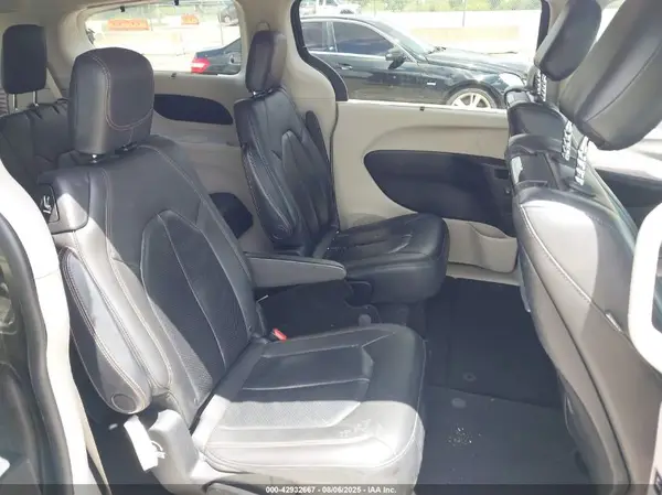 2C4RC1EG6HR577367 2017 CHRYSLER PACIFICA - Image 8