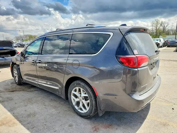 2C4RC1EG6HR578440 2017 CHRYSLER PACIFICA - Image 2