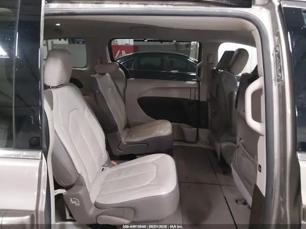 2C4RC1EG6HR591768 2017 CHRYSLER PACIFICA - Image 8