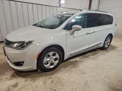 2C4RC1EG6HR592113 2017 CHRYSLER PACIFICA