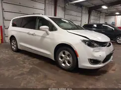 2C4RC1EG6HR592371 2017 CHRYSLER PACIFICA