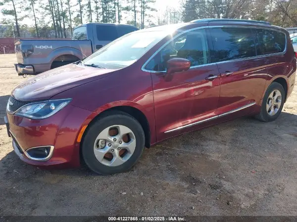 2C4RC1EG6HR597845 2017 CHRYSLER PACIFICA - Image 2