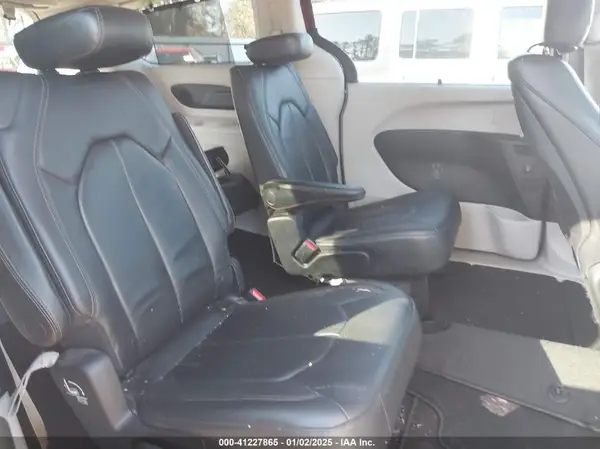 2C4RC1EG6HR597845 2017 CHRYSLER PACIFICA - Image 8