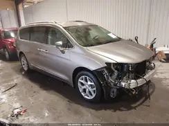 2C4RC1EG6HR614272 2017 CHRYSLER PACIFICA